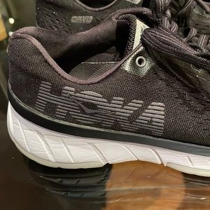 HOKA women 8 Black Very good condition! condition!